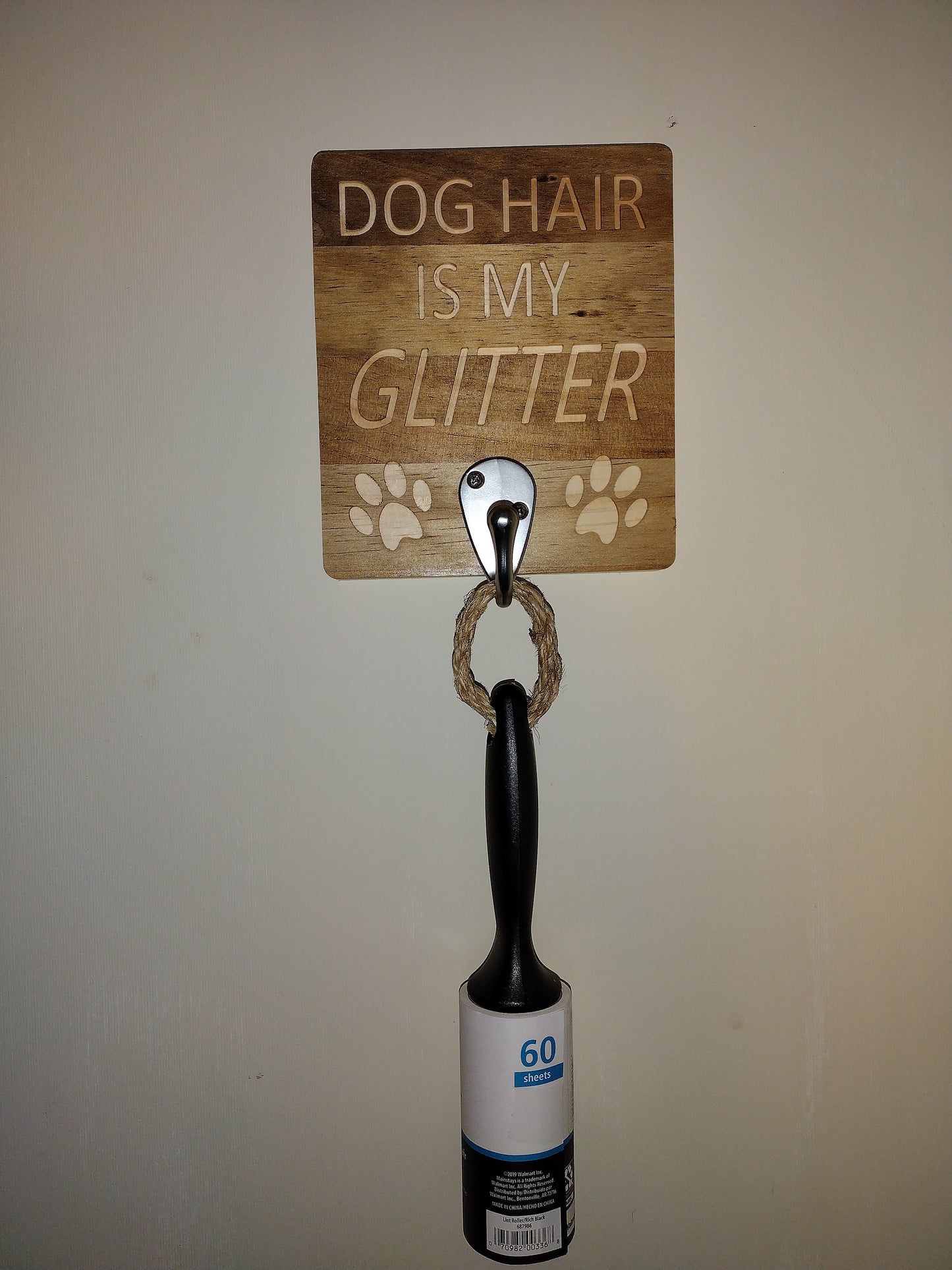 Dog glitter lint roller holder